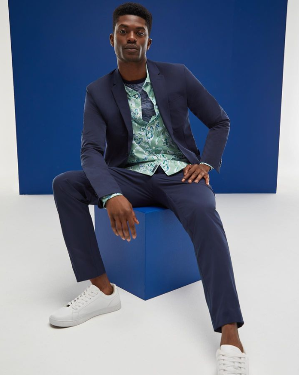 Dress Up or Dress Down: How to Master Business Casual Style